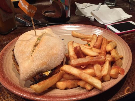 Butterfly Burger + 1 Regular side